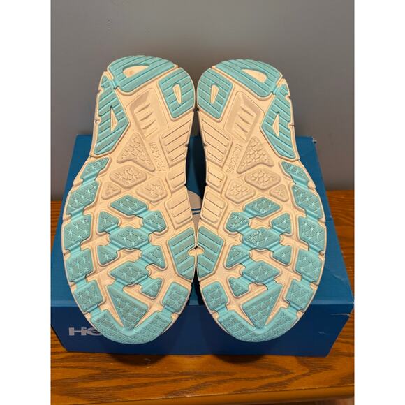 Hoka Women Arahi 7 in Vanilla Cream New! Size 9 Wide - Picture 7 of 8